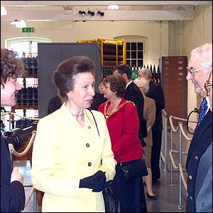 Princess meets volunteers