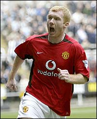 Manchester United midfielder Paul Scholes celebrates scoring against Newcastle