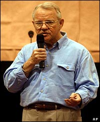 Retired US general Jay Garner is trying to set up an interim administration 