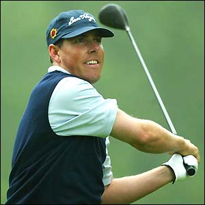 America's Justin Leonard is the clubhouse leader