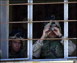 US soldiers on guard in Falluja 