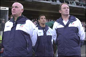 Republic of Ireland coach Noel O'Reilly, assistant manager Chris Hughton, and Ireland manager Brian Kerr