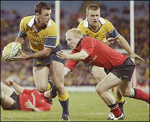 Joe Roff launches another Australia attack