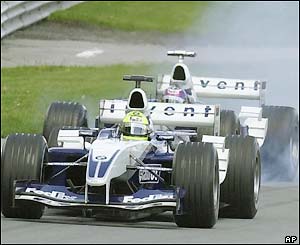 The Williams' divers take a one-two lead on the first lap