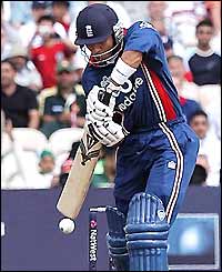 Vikram Solanki makes 36 for England before being bowled by Hafeez