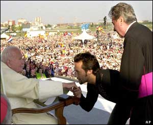 Argentine singer Diego Torres kisses the hand of Pope John Paul II 