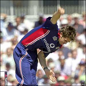 Anderson claims a hat-trick as he clears up Pakistan's tail 