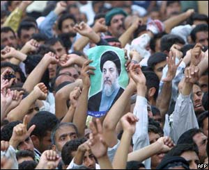 Crowds greeting Ayatollah Hakim