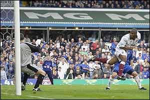 Les Ferdinand scores West Ham's first against Birmingham