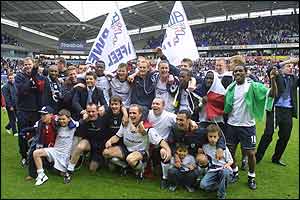 Bolton celebrate Premiership survival