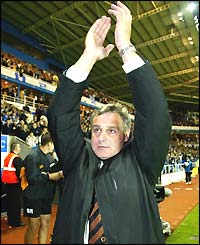 Wolves manager Dave Jones applauds the fans at Reading
