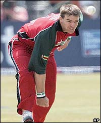 Zimbabwe's Heath Streak lets fly with a delivery