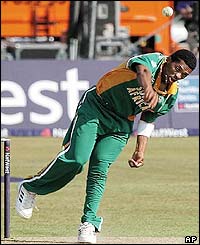 South Africa's Makhaya Ntini bowls a delivery