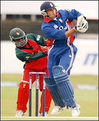 Opener Vikram Solanki only manages eight runs