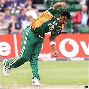 Makhaya Ntini bowls for South Africa