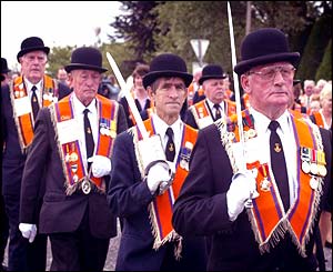 Orangemen walking to Drumcree Church