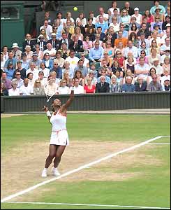 Serena WIlliams serves