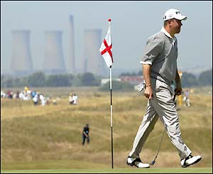 Lee Westwood settles into practice before Thursday's Open