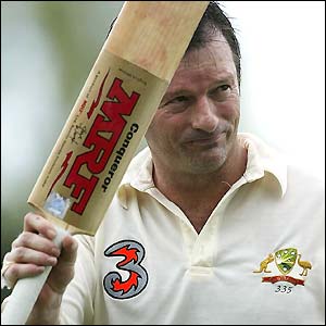 Steve Waugh salutes his century