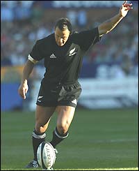 Carlos Spencer kicks New Zealand even further ahead 