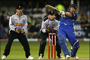 Ian Ward smashes more runs in the Twenty20 Cup final