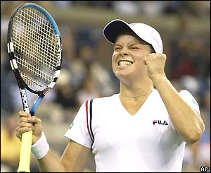 Kim Clijsters goes into the semi-finals