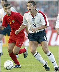 Frank Lampard struggles to find his club form in the opening 45 minutes