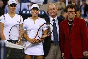 Kim Clijsters and Justine Henin-Hardenne line up with legends Rod Laver and Billie Jean King ahead of the final