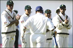 South African players applaud Alec Stewart to the crease for his last innings for England
