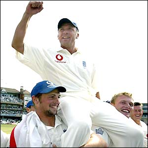 Alec Stewart is carried on the shoulders of Steve Harmison and Andrew Flintoff