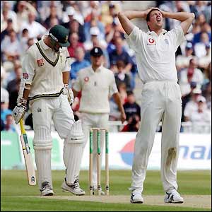 Steven Harmison unsuccessfully appeals for Smith's wicket