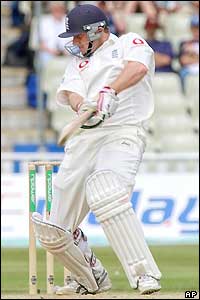 Anthony McGrath plays a square cut