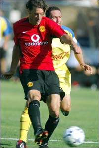 Ruud van Nistelrooy hits Man Utd's opening goal