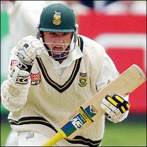 Graeme Smith celebrates another century as England fail to find a wicket