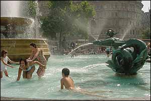 Children playing in fountain at Trafalgar Square