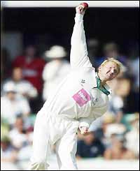 Worcestershire off-spinner Gareth Batty in action
