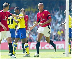 Mikael Silvestre opens the scoring at the Millennium Stadium