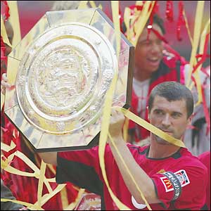 Man Utd captain Roy Keane lifts the Community Shield