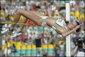 South Africa Hestrie Cloete clears 2.05m in the high jump 