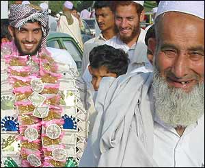 Graduate ceremony at the 'University of Jihad' in Pakistan