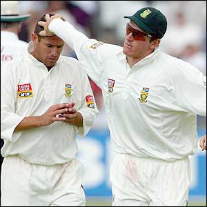 Graeme Smith congratulates Andrew Hall