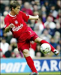 Harry Kewell scores for Liverpool