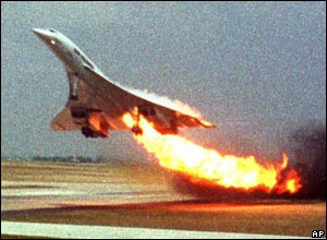 Air France Concorde on fire as it takes off from Paris Charles de Gaulle airport on 25 July 2000. 