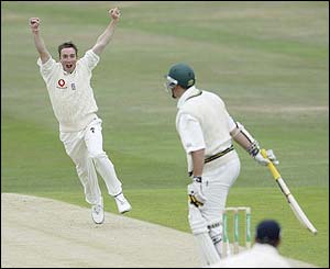 England's James Kirtley removes Graeme Smith for two runs