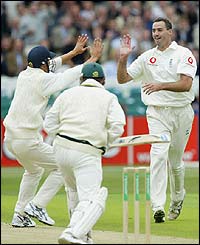 Martin Bicknell of England celebrates taking the wicket of Jacques Kallis