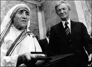 Mother Teresa at a ceremony at Oslo University
