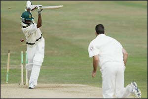 Martin Bicknell bowls Zondeki