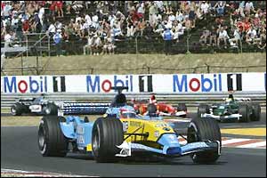 Fernando Alonso gets away cleanly in the Hungarian GP
