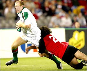 Gareth Thomas bursts through