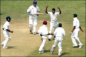 Graham Thorpe is dismissed for 0